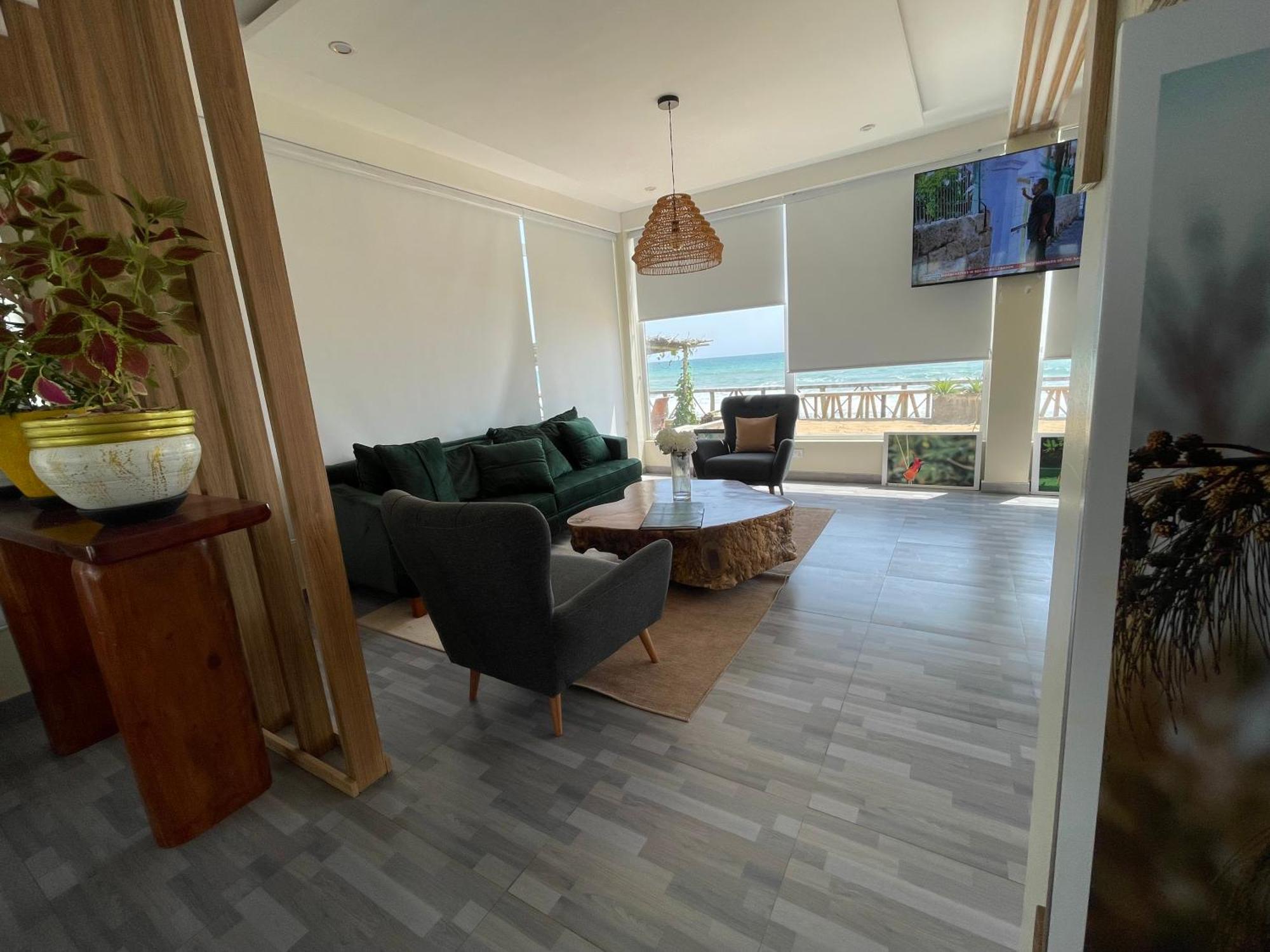 Ocean Green Beach Resorts And Villas Prampram エクステリア 写真